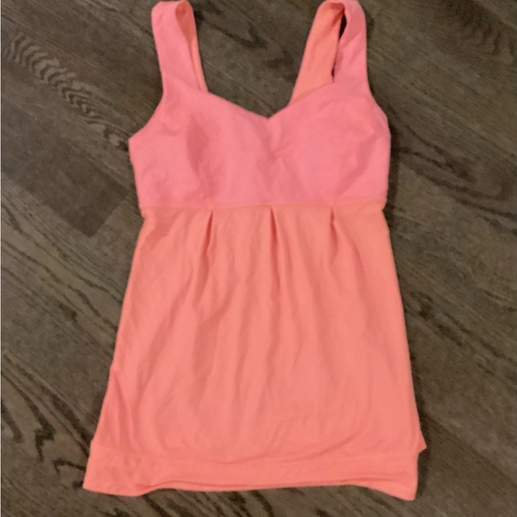 Lululemon Tops - Lululemon Women's Sleeveless Top - size 4